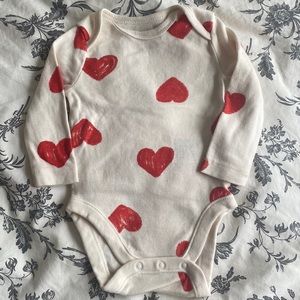 Long sleeves bodysuit, old navy, 0-3m, cream with red hearts